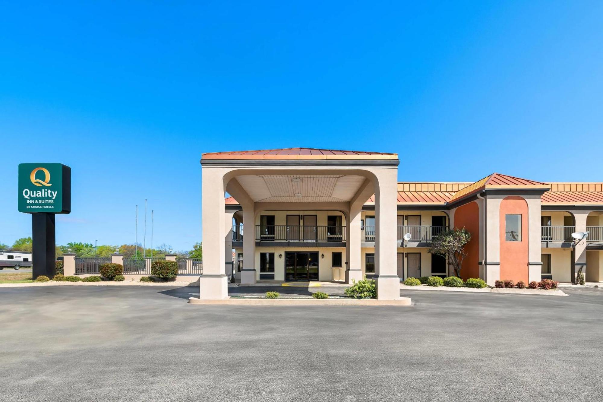 Quality & Hotel Dumas
